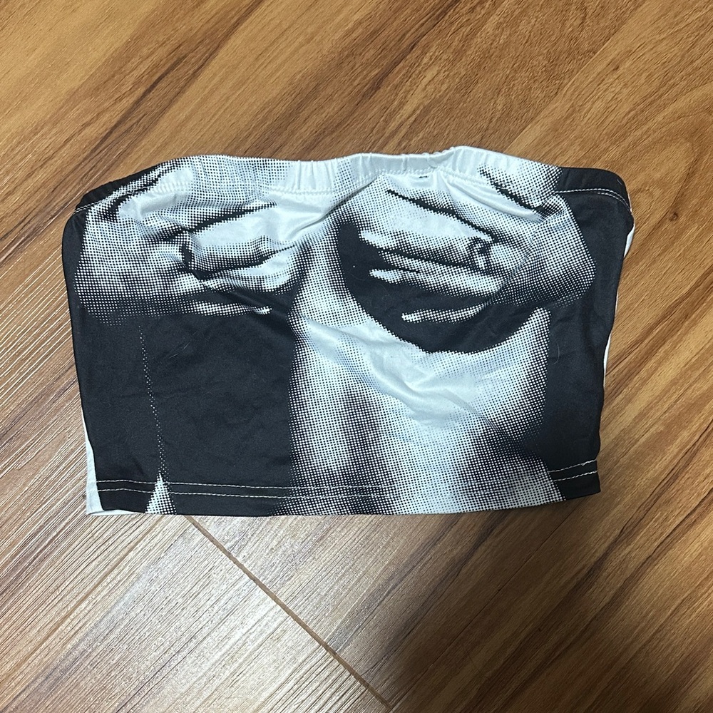 Black and White Graphic Tube Top